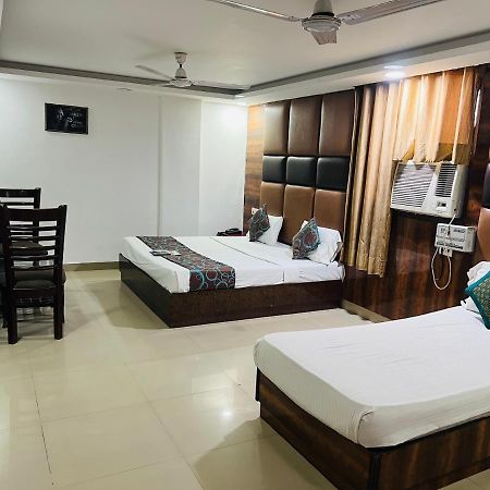 Hotel Cozy Cave Delhi Aiport Нью-Дели Экстерьер фото