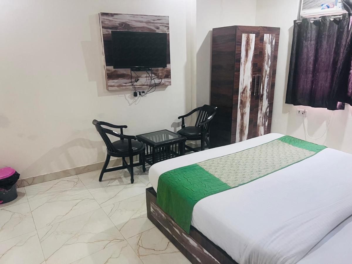 Hotel Cozy Cave Delhi Aiport Нью-Дели Экстерьер фото