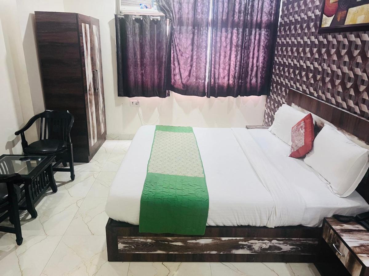 Hotel Cozy Cave Delhi Aiport Нью-Дели Экстерьер фото