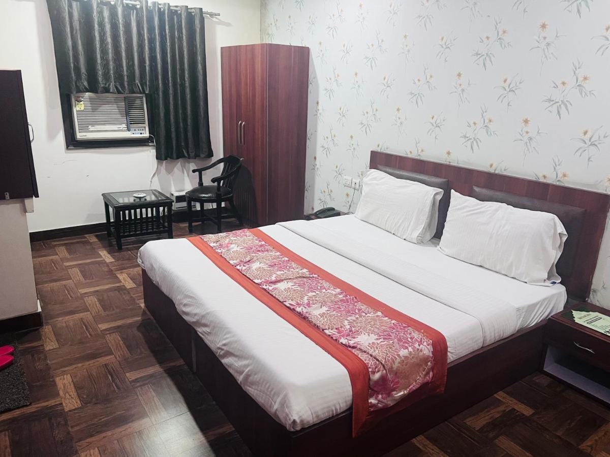 Hotel Cozy Cave Delhi Aiport Нью-Дели Экстерьер фото