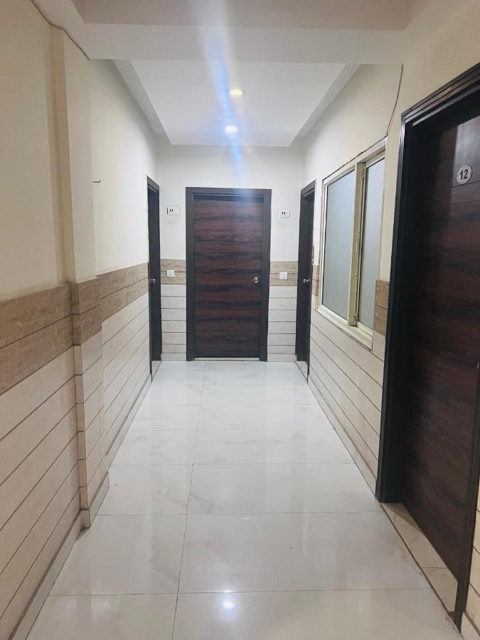 Hotel Cozy Cave Delhi Aiport Нью-Дели Экстерьер фото