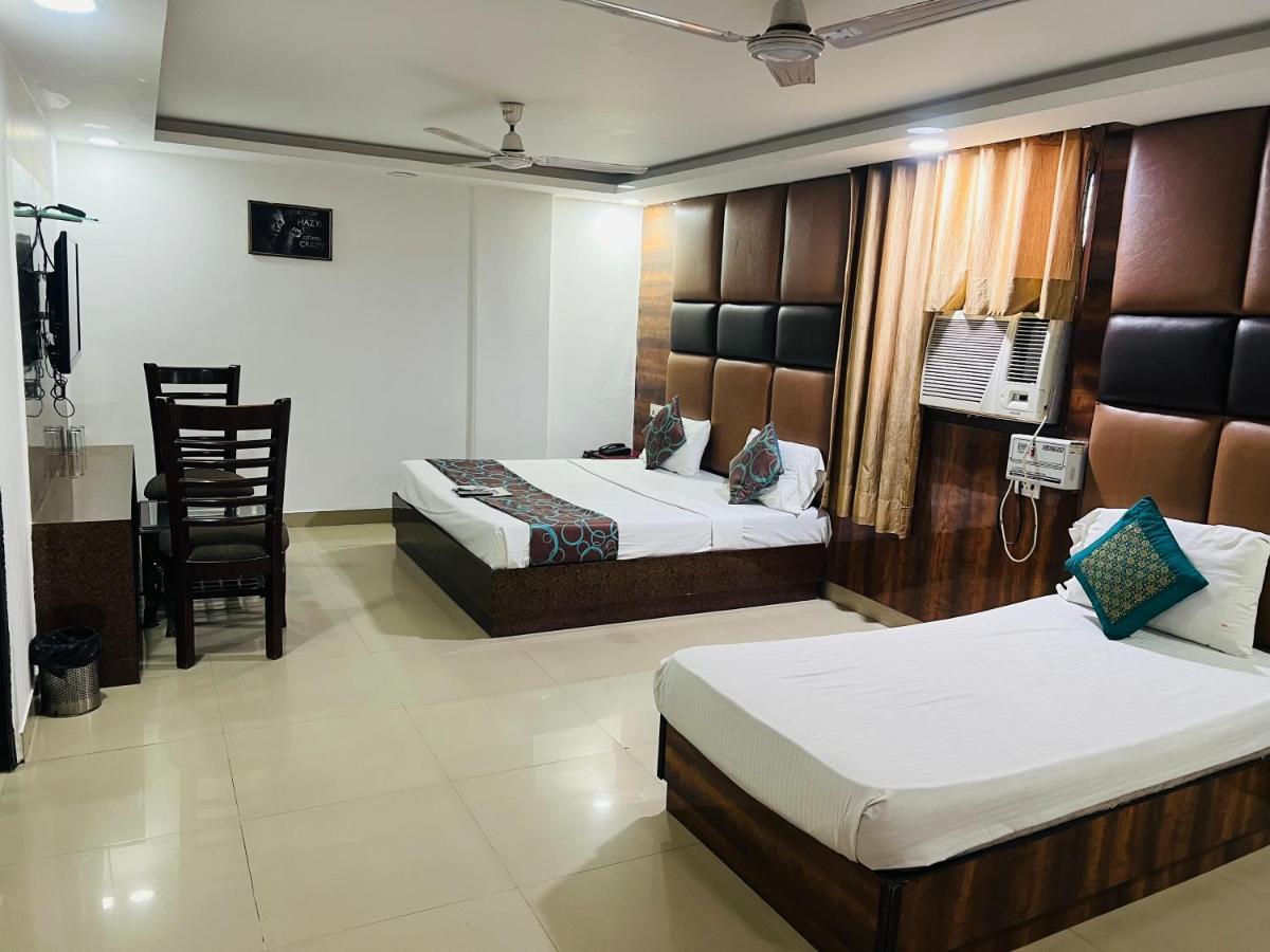Hotel Cozy Cave Delhi Aiport Нью-Дели Экстерьер фото